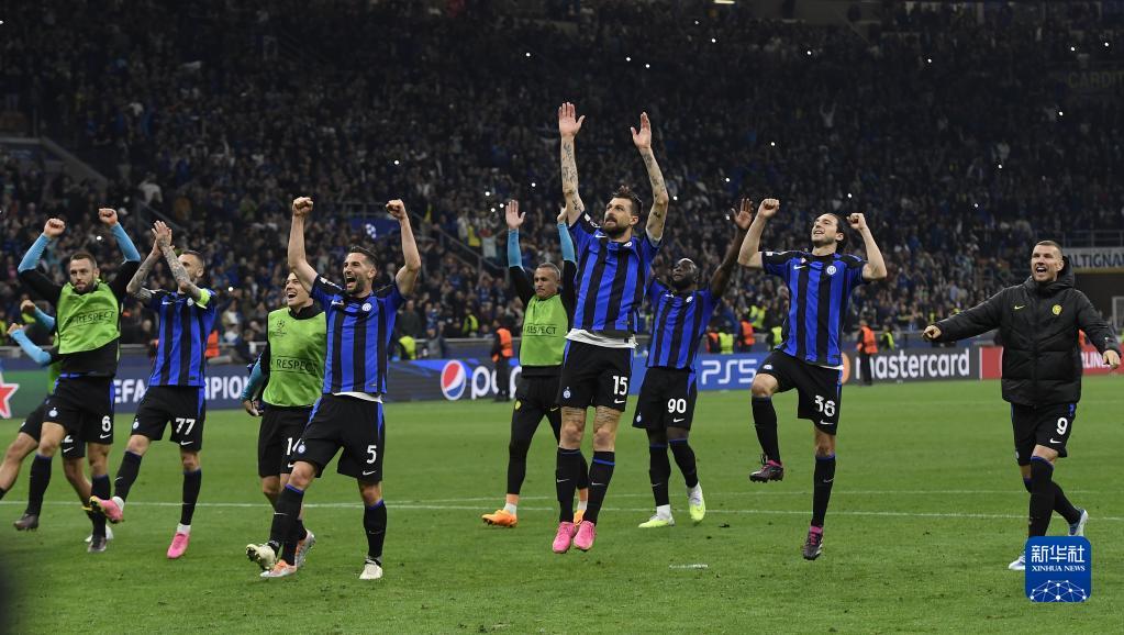 只等官宣，罗马诺：帕利尼亚已完成热刺的体检