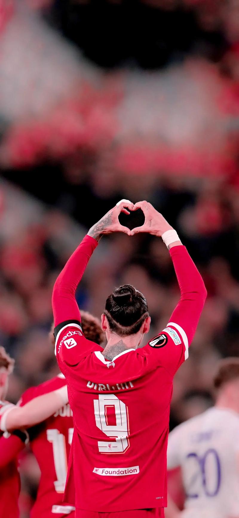 安帅给埃斯特旺批假以考取驾照，并宣布了他通过考试的消息