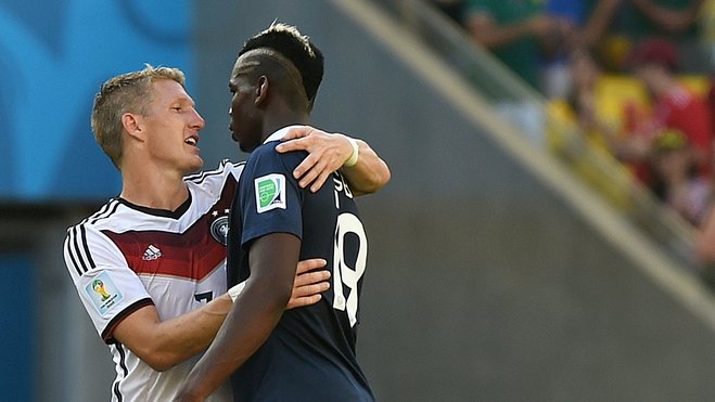 中超赛场争议判罚：VAR判罚引发讨论,