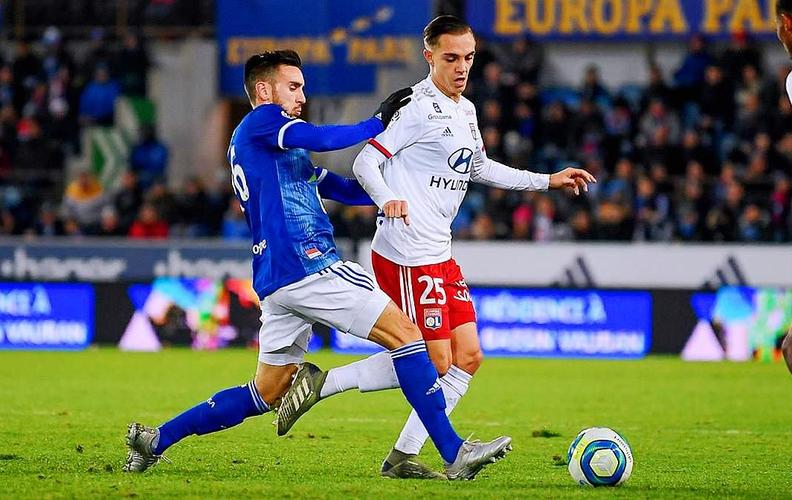 那不勒斯外线射门精准制胜