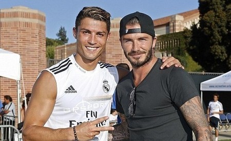 拜仁莱万多夫斯基关键进球锁定胜局